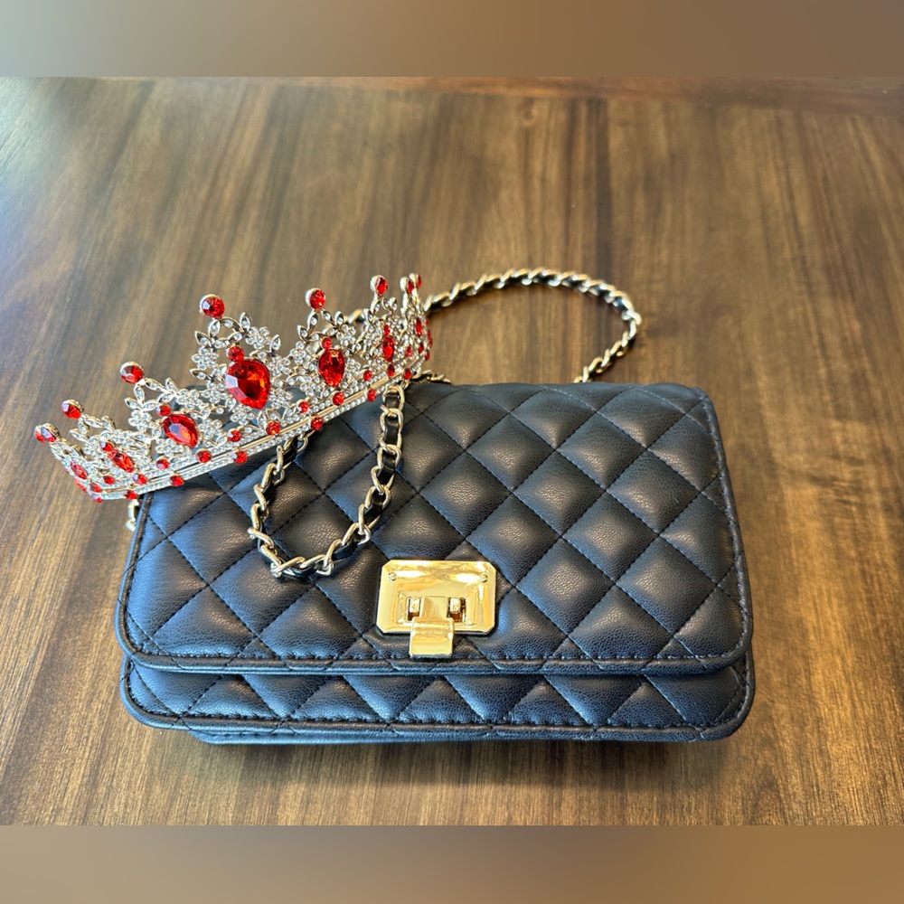 Elegant Black and Gold Quilted Faux Leather Chain Bag w Red and Gold Tiara